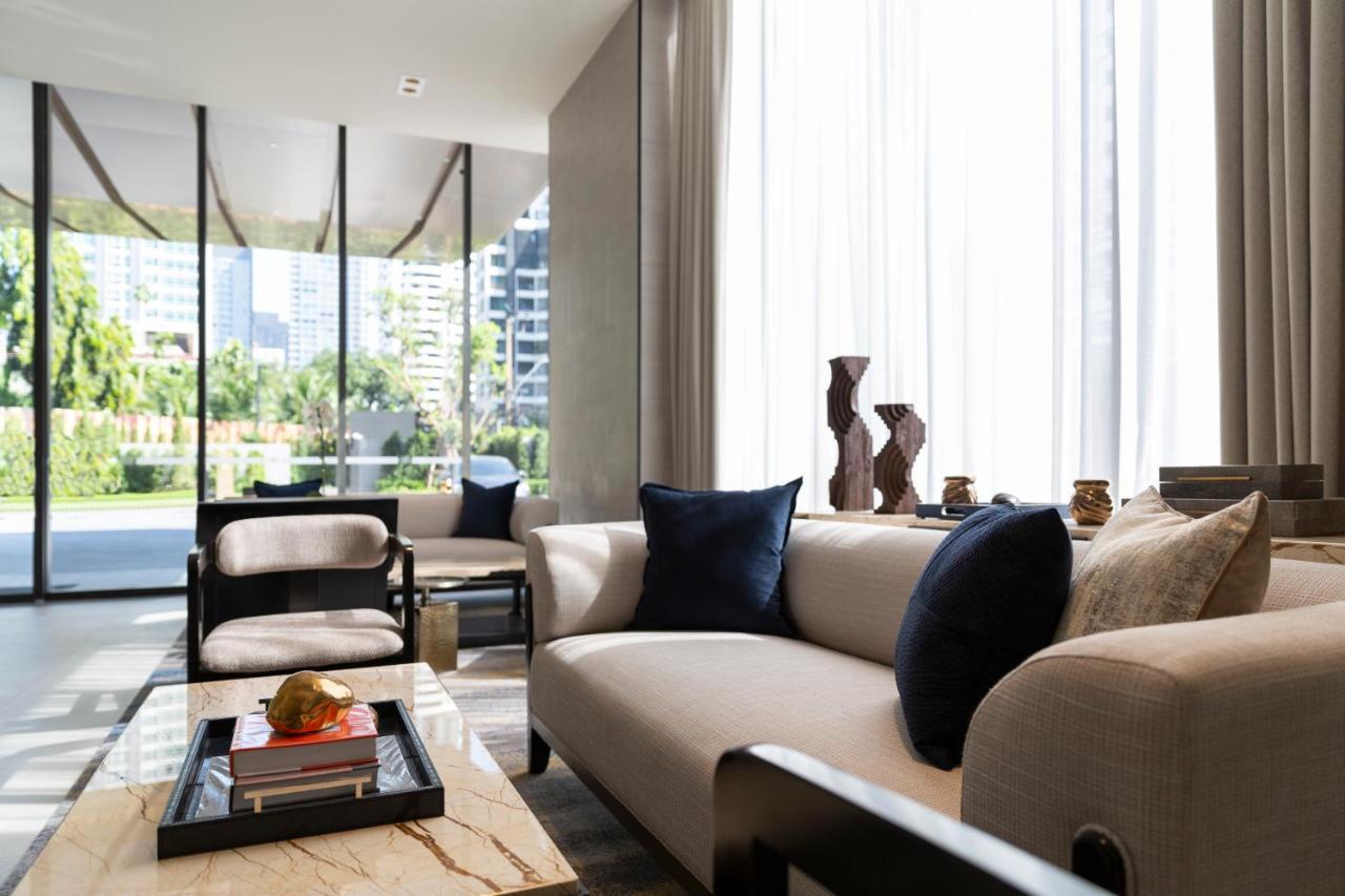 Ascott Thonglor Bangkok Banguecoque Exterior foto The living room of a 3-bedroom unit
