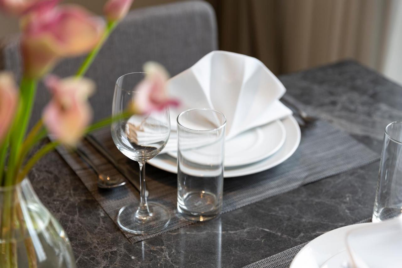 Ascott Thonglor Bangkok Banguecoque Exterior foto A place setting